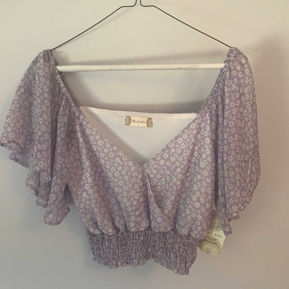So cute- perfect with jeans or jean shorts